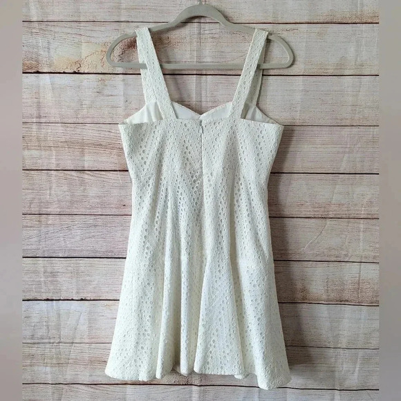CeCe By Cynthia Steffe Size 6 Lily White Eyelet Dress Peplum Lined Knee Length - Picture 9 of 13